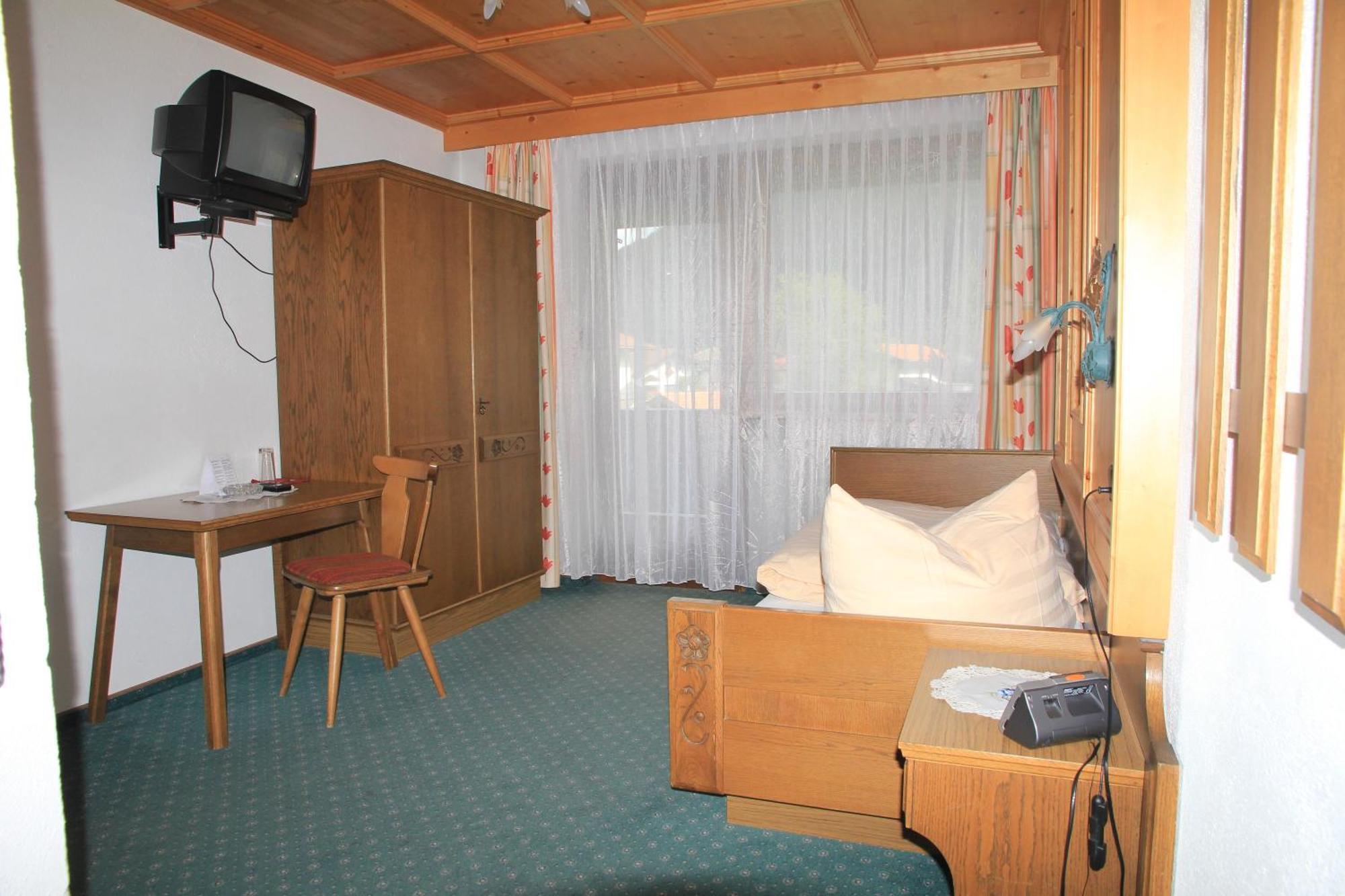 Berghaus Maria Bed and Breakfast Pettneu am Arlberg Exteriör bild
